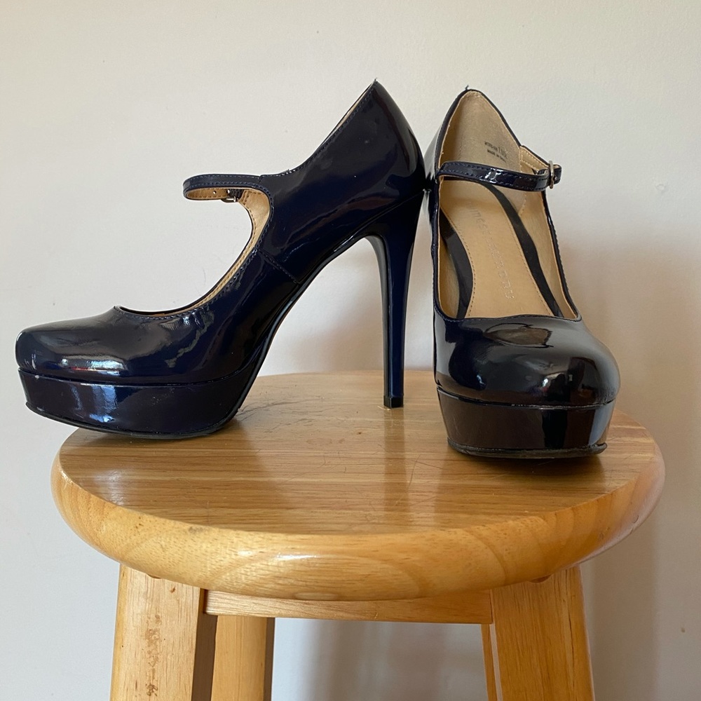 Chinese laundry navy Mary Jane heel size 7.5